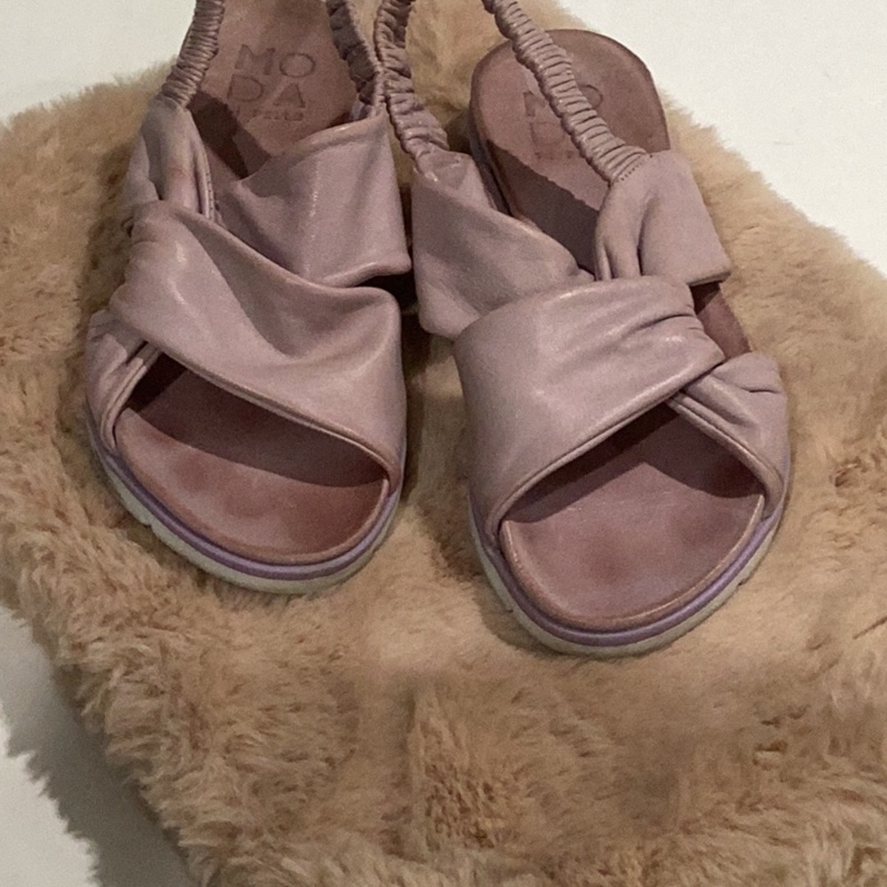 Moda Women's Pink Sandals